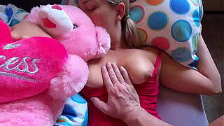 Stepdaughter removes cum drum from stepfather and acquires preggy by his creampie