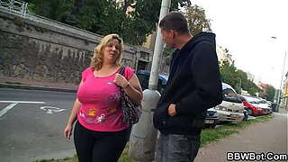 This chab awakes massive arse plumper to screw her tough