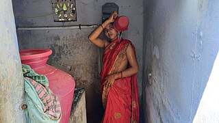 Freshly committed bhabhi ko Toilet room Screwed Indian bhabhi devar Dasi sex