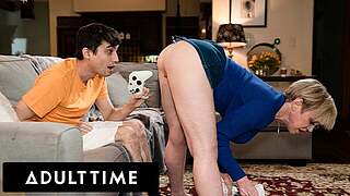 Grown-up Hour - Biggest Naturals MILF Dee Williams Bonks Stepson's Vibrating Controller During the time that This guy Plays!