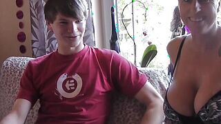 Gammer takes 18-year-old hitchhiker abode